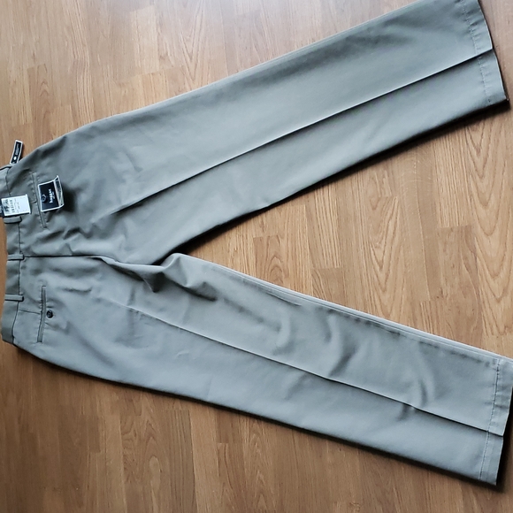 Haggar Classic Fit Casual or Dress Pants 33" Waist X 34" Inseam Length NWT - Picture 4 of 13